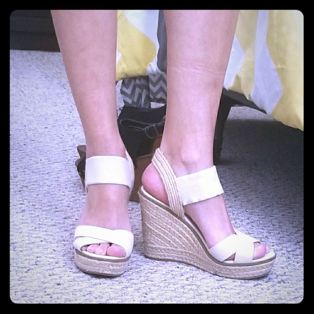 Merona Cream Wedges 7.5